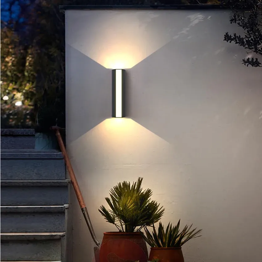 Black Outdoor Wall Light 1